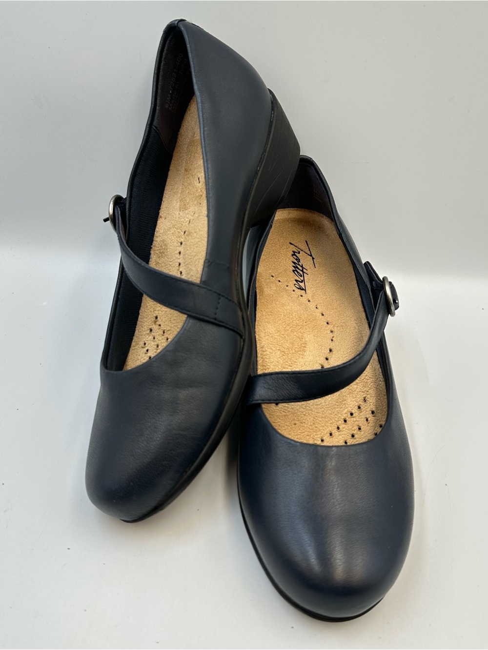 Trotters Rochelle Mary Jane Leather Navy Womens 6.5M Comfort Arch Support